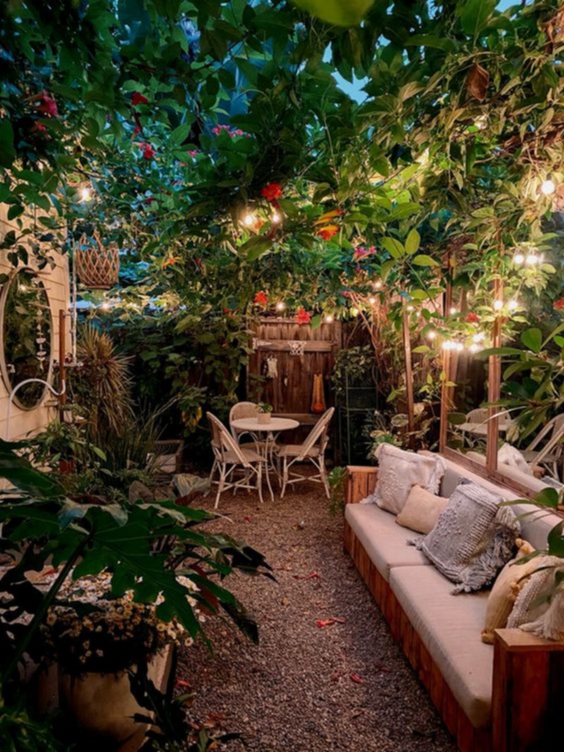 Hippie Garden Decor Ideas (33)